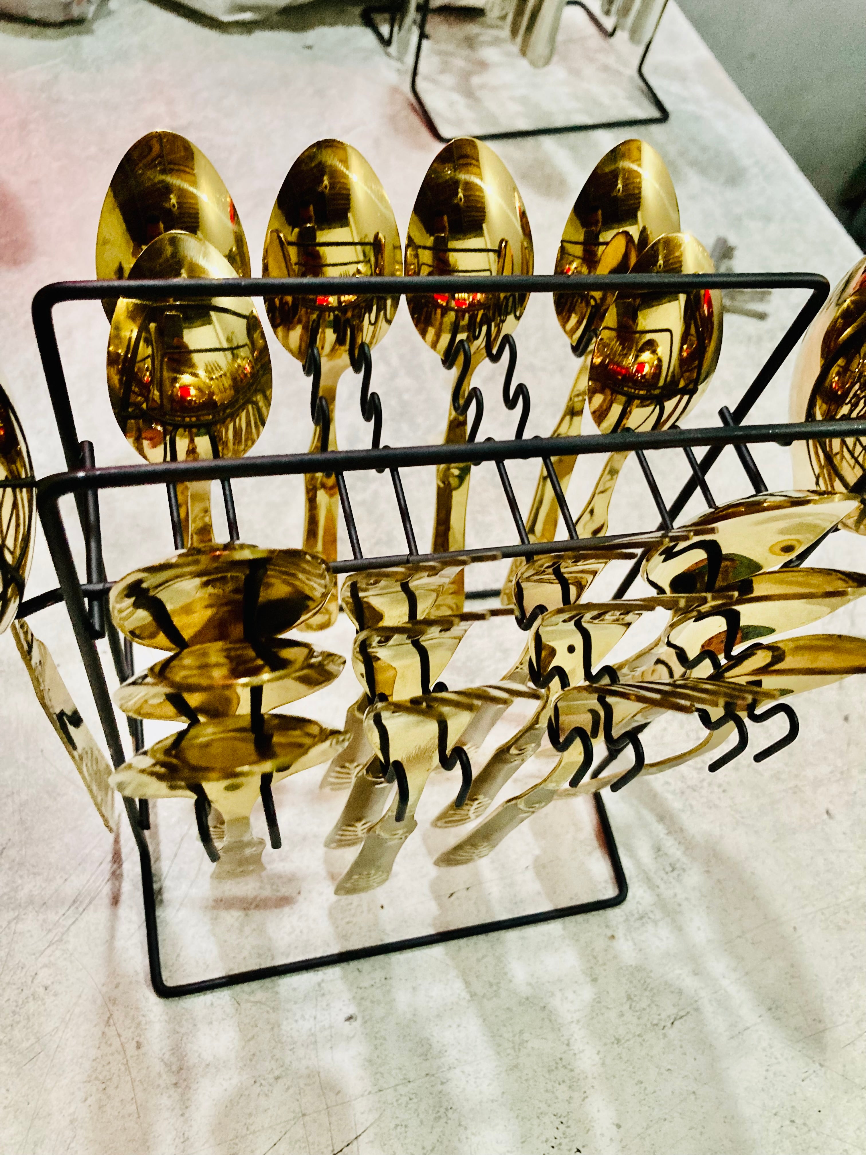 29 pcs Beautiful Flower design Stainless steel Golden Cutlery Set of spoons