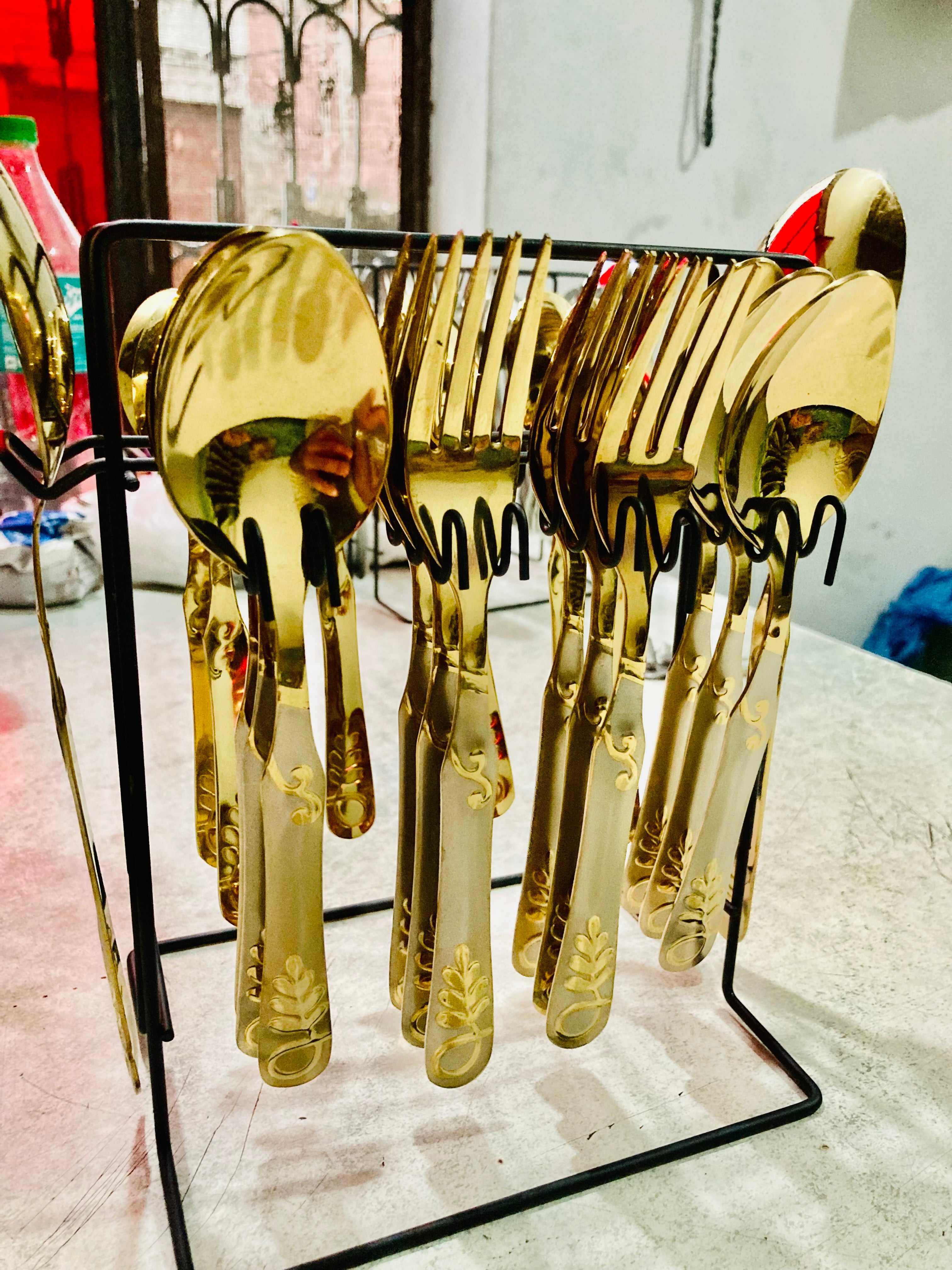 29 pcs Beautiful Flower design Stainless steel Golden Cutlery Set of spoons