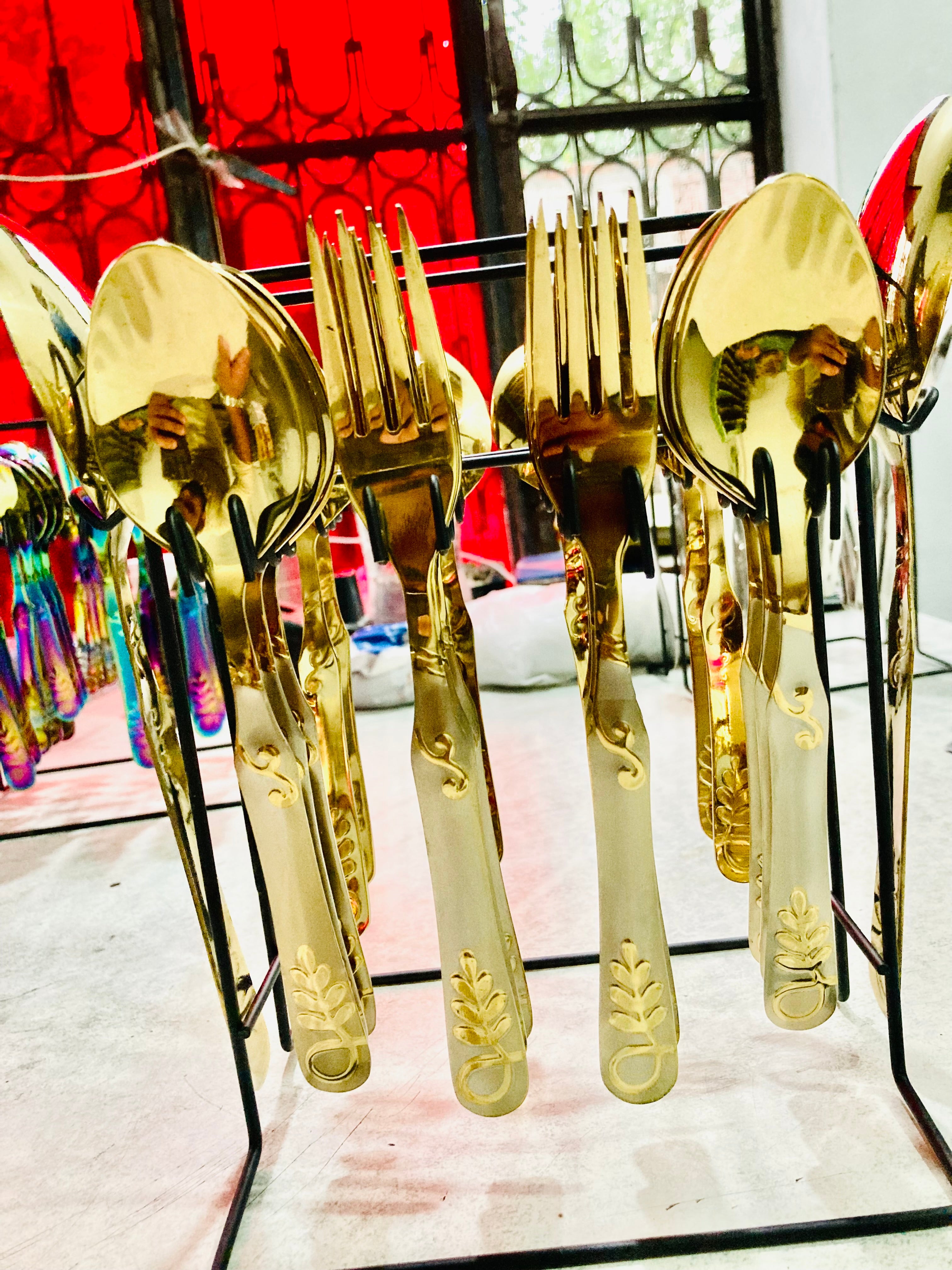 29 pcs Beautiful Flower design Stainless steel Golden Cutlery Set of spoons